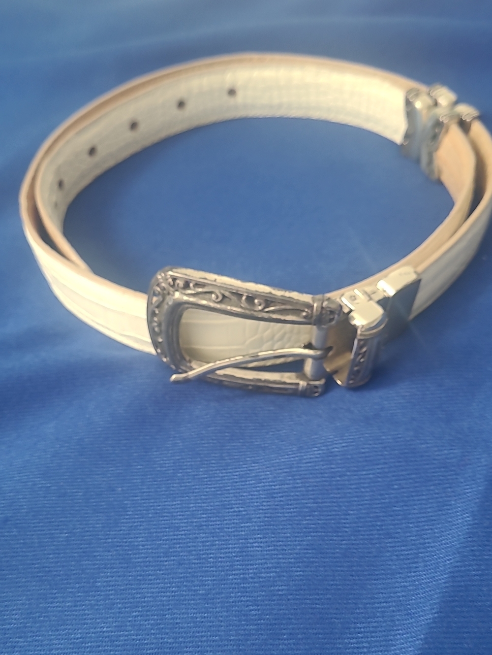 Brighton Vintage B2701 Reversible White & Tan Croc Leather Belt – Silver Buckle
